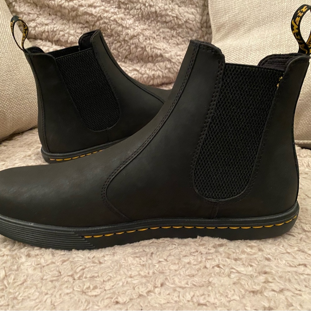 Dr. Martens Men’s Chelsea Boot. Never Worn. Size 11. Black